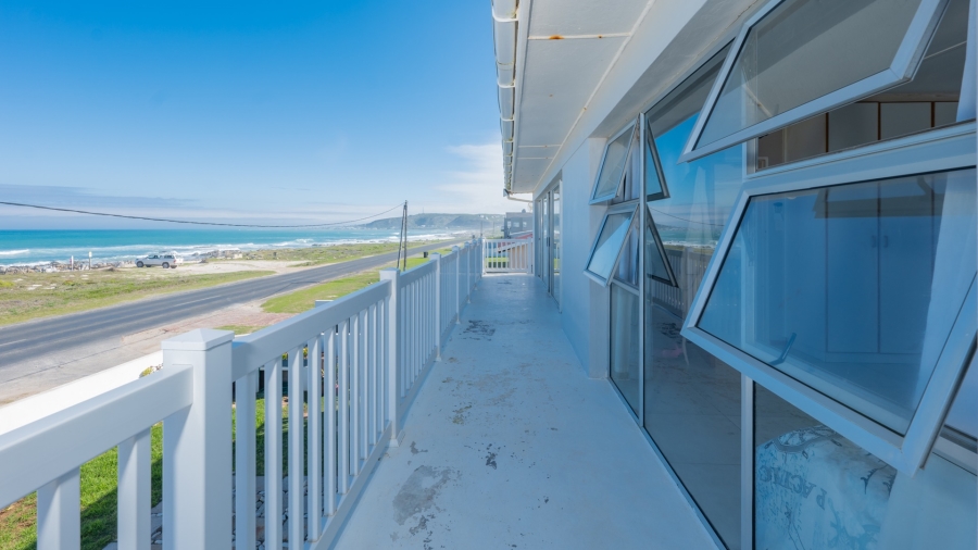 7 Bedroom Property for Sale in Struisbaai Western Cape